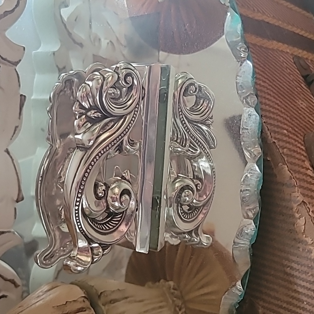 Brighton Scroll Business Card Holder - Picture 3 of 4